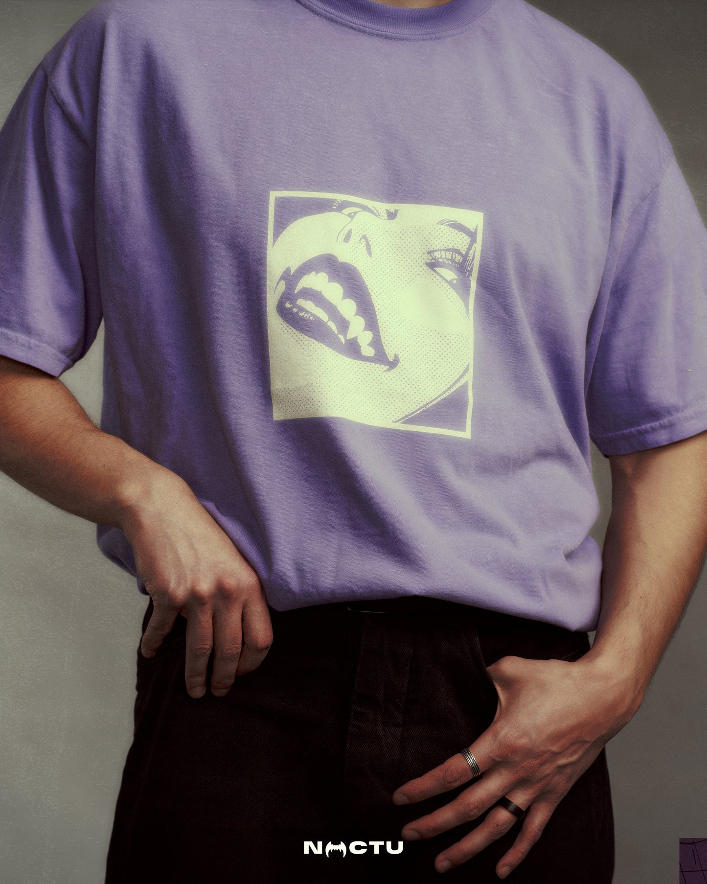 REGULAR TEE