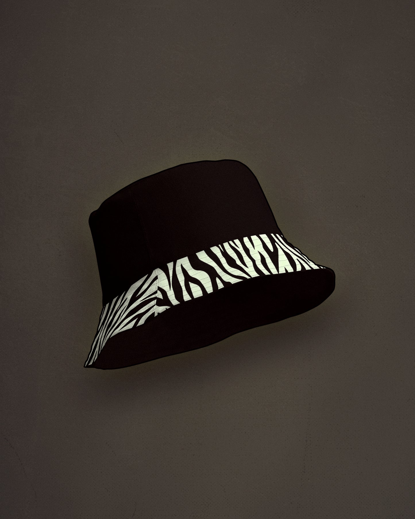 REVERSIBLE BUCKET HAT